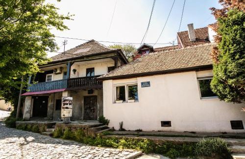 Zemun Apartment | White Bear 1663 Zemun Oldest House Apartment