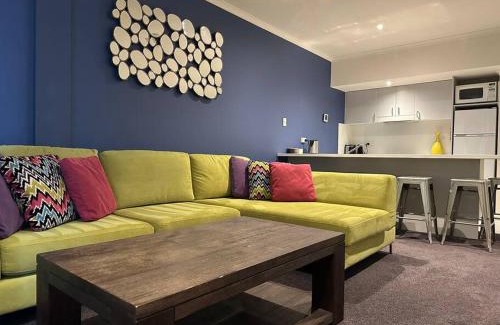 Hotham Heights Apartment | White Crystal 110