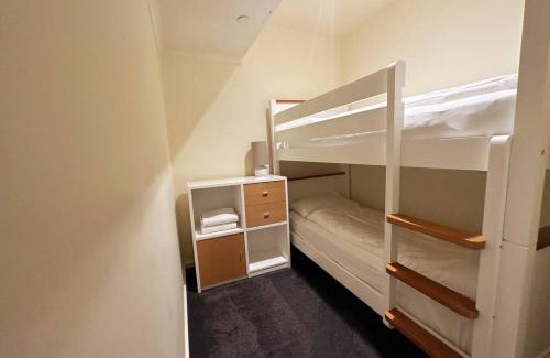 Hotham Heights Apartment | White Crystal 110
