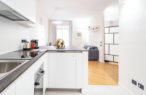 Como City Centre Apartment | White Flat in Como City Center by Rent all Como