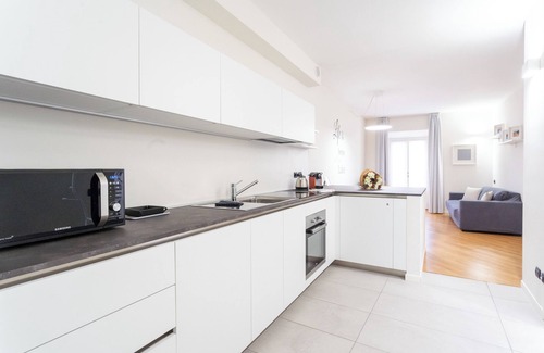 Como City Centre Apartment | White Flat in Como City Center by Rent all Como