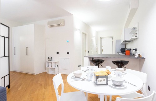 Como City Centre Apartment | White Flat in Como City Center by Rent all Como