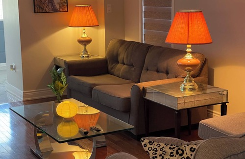 Whitby House | White House - 4 Bedroom Home