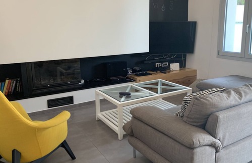 Vamos Villa | White Lotus Villa Vamos