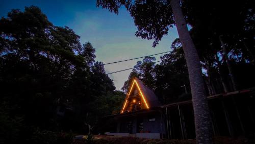 Ella Bed & Breakfast | White Moon Cabin & Cottage