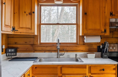 Woodsville Cabin | White Mountains - Cozy cabin by the lake with fire pit.