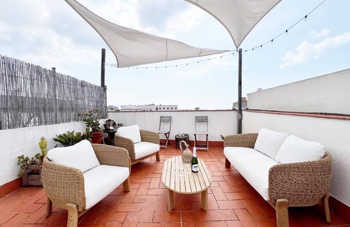 El Parc i la Llacuna del Poblenou Apartment | White Penthouse Apartment