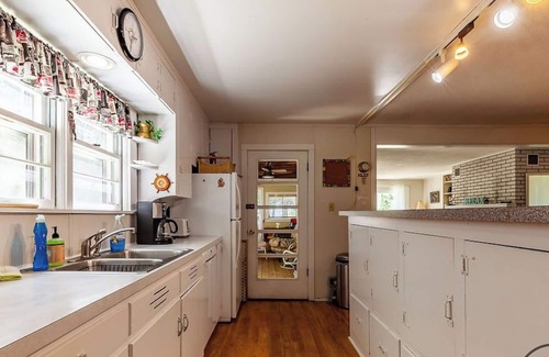 Montague Cottage | White Pines Lake Michigan Cottage