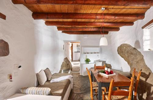 Aspros Potamos Apartment | White River Cottages - rustic minimalist holiday houses