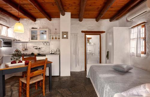 Aspros Potamos Apartment | White River Cottages - rustic minimalist holiday houses