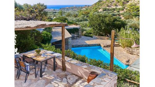 Aspros Potamos Apartment | White River Cottages - rustic minimalist holiday houses