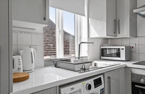 Whittington Apartment | White Shades Mill Hill