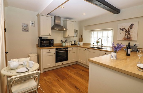 Middleham Cottage | WHITE SWAN COTTAGE, family friendly, with open fire in Middleham