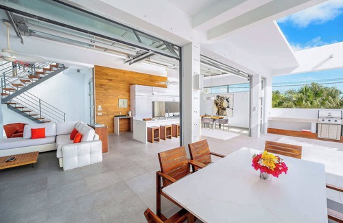 Long Bay Villa | White Villas - Oceanview, Pool & Beach Access (1)