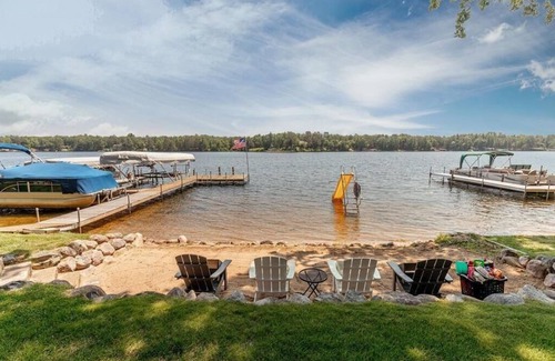 Crosslake House | Whitefish Chain of Lakes 4 bedroom Home on Daggett with Sandy Beach!