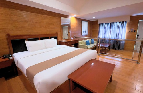 Subic Resort | Whiterock Beach Hotel + Waterpark