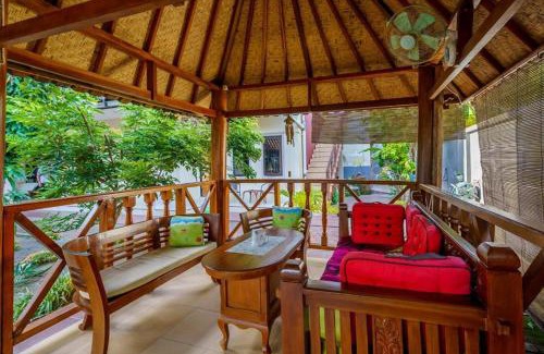Senggigi House | Whiterose Guesthouse