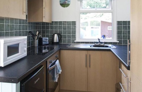 Mumbles Ski Chalet | Whiteshell 17 in Caswell, Gower