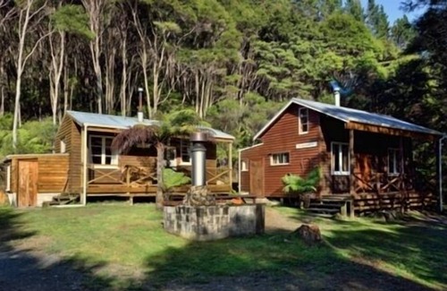Colville Cabin | Whitestar Station, Colville Farm, Bush Lodge2