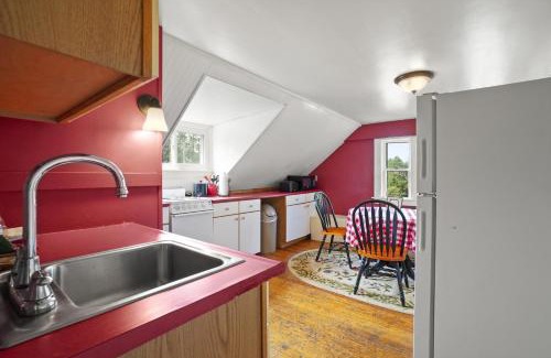 Jackson Hotel | Whitneys Inn at Black Mountain