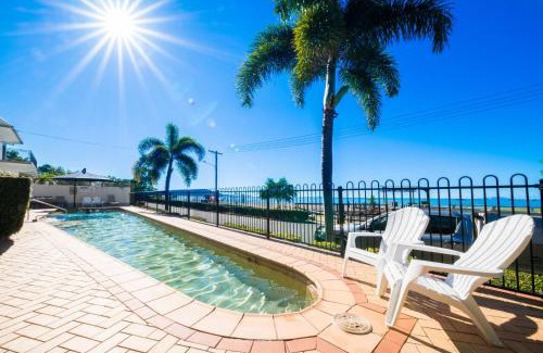 Cannonvale Apartment | Whitsunday Beachfront Apartment on Coral Esplanade
