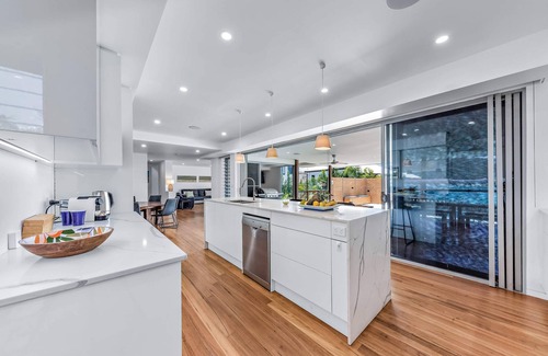 Airlie Beach House | Whitsunday living on Hillcrest by the Beach