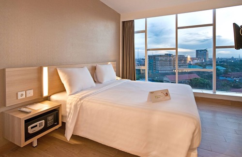 Makassar Hotel | Whiz Prime Hotel Hasanuddin Makassar
