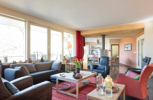 Municipality of Ommen Villa | Whole country house, located in wooded countryside overlooking meadows.