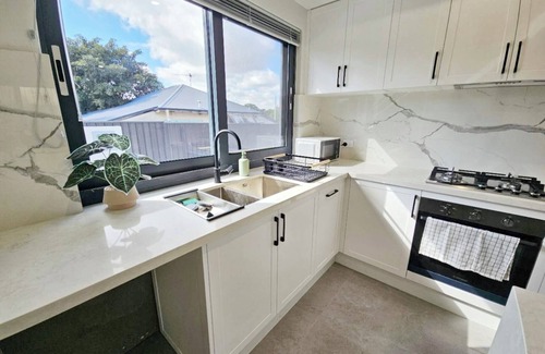 Bentley House | Whole House | 3 bedroom & 2 bathroom | Premium Getaway | For Up to 4 People