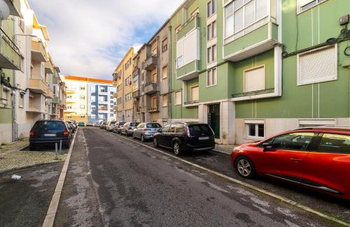 Carvoeira Apartment | WHome Cozy Stay Steps away from the Train Station