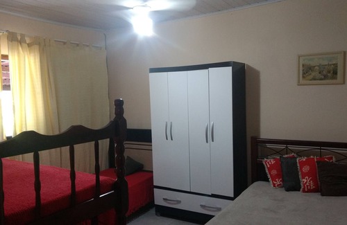 Itanhaem House | WI-FI, SWIMMING POOL WITH HYDRO AND LED, BARBECUE, PING- PONG.