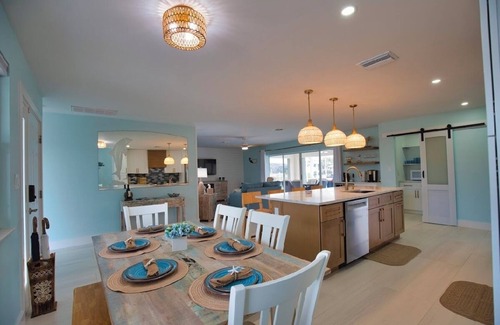 Punta Gorda House | Wide canal where you can watch the many passing boats and sea life.nHeated pool.