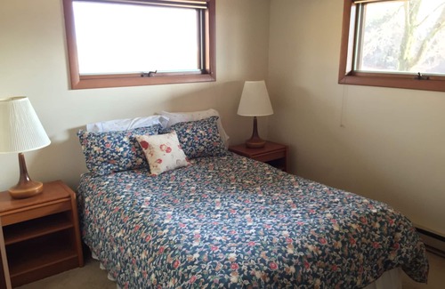 Rockingham Ski Chalet | Wide Open Mountain and Valley Views, Beautiful Sunsets, Scenic Southern Vermont
