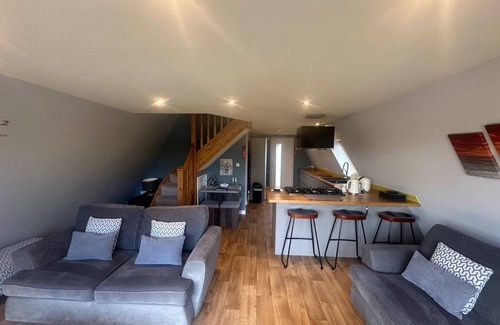 Tattershall Cabin | Widgeon is prime location on duck lake, bbq & Large Hot Tub with private fishing @tattershall lakes