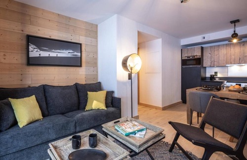 Montalbert Apartment | Wifi, 300m from ski slopes, swimming pool, sauna, hammam, terrace, balcony, parking, ski locker