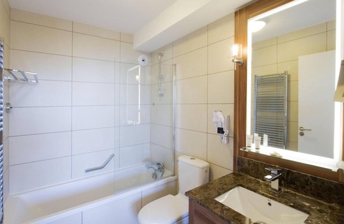Arc-1800 Hotel | Wifi, ski-in/ski-out & foot of the slopes, sauna, hammam, balcony, tv, ski locker, 45m², Les Arcs