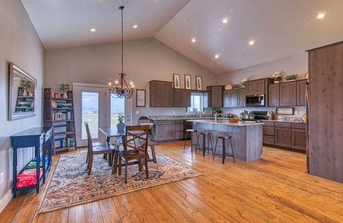 Driggs House | Wild Cat Cabin ⁓ Hot Tub ⁓ Teton Views ⁓ Foosball ⁓ Near Grand Targhee Resort