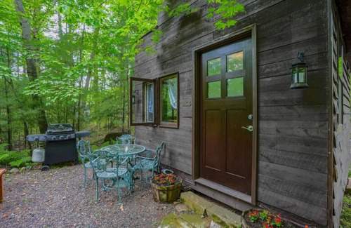 Pine City House | Wild West Tiny Hotel in nature with breakfast,spa!