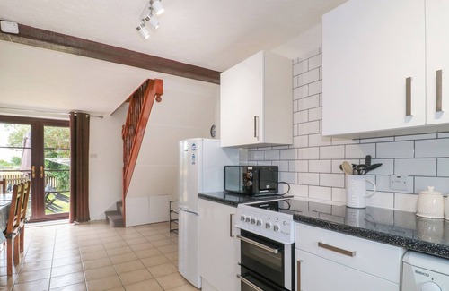 Brean Cottage | WILDBERRY COTTAGE, family friendly, with a garden in Brean