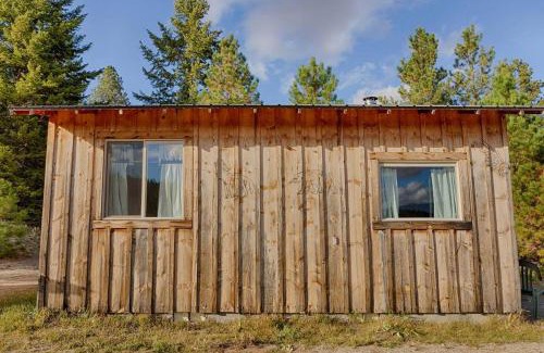 Oroville House | Wilderness Cabin - Eden Valley