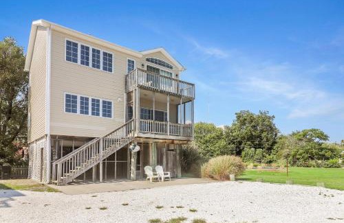 Chincoteague House | Wildflower - Waterfront & a deep water dock!