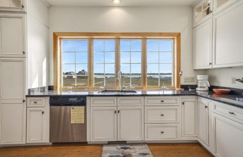 Chincoteague House | Wildflower - Waterfront & a deep water dock!