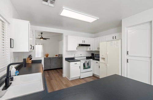 Parkwood Ranch House | Wildrose Retreat, Adventure, Golf, Pool, BBQ