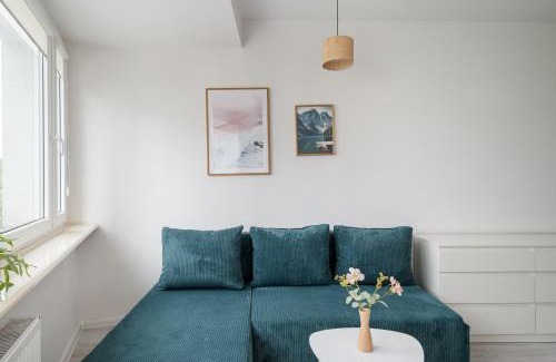 Nowa Praga Apartment | Wileński Bright Spring Apartment by BookingHost