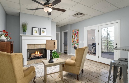Calhoun Apartment | Willow's Nest with access to the Hiwassee River