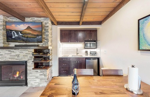 Snowmass Village Condo | Willows - CoralTree Residence Collection