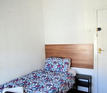 Blackpool Town Center Bed & Breakfast | Wilsons Hotel - Blackpool Tower View