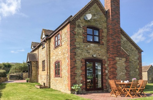 Church Stretton Cottage | WILSTONE COTTAGE, family friendly, with open fire in Church Stretton