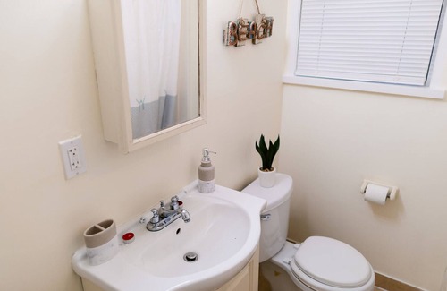South Middle River Apartment | Wilton Cozy Studio 1Bed1Bath3Guest NearOlasBeach