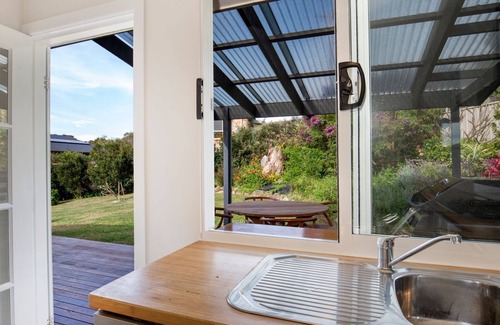 Vincentia Cottage | WindanSea Cottage - Pet Friendly - Ocean Glimpses